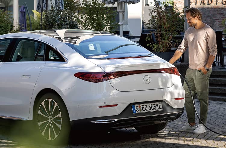 Mercedes-Benz車款與顧客